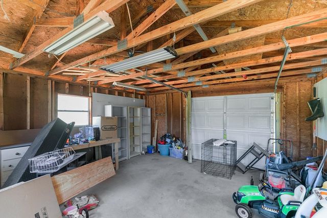 107 Willow Oaks Dr., Headland, AL 36345