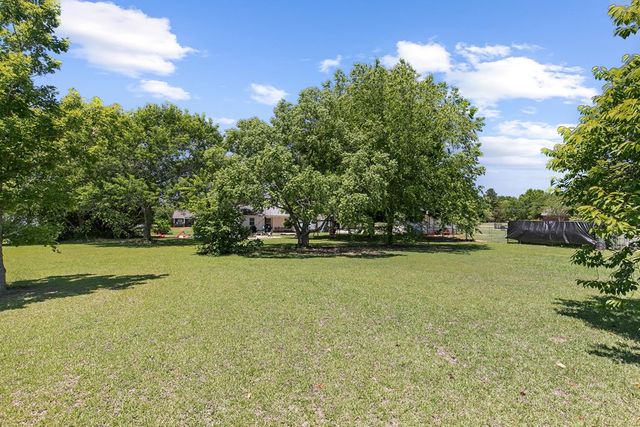 107 Willow Oaks Dr., Headland, AL 36345