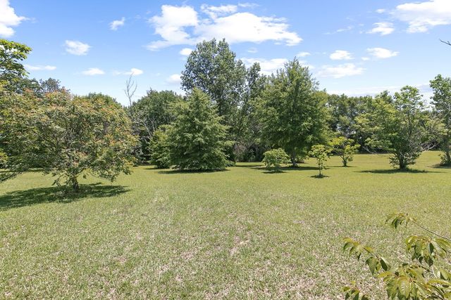 107 Willow Oaks Dr., Headland, AL 36345
