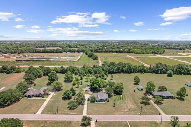 107 Willow Oaks Dr., Headland, AL 36345