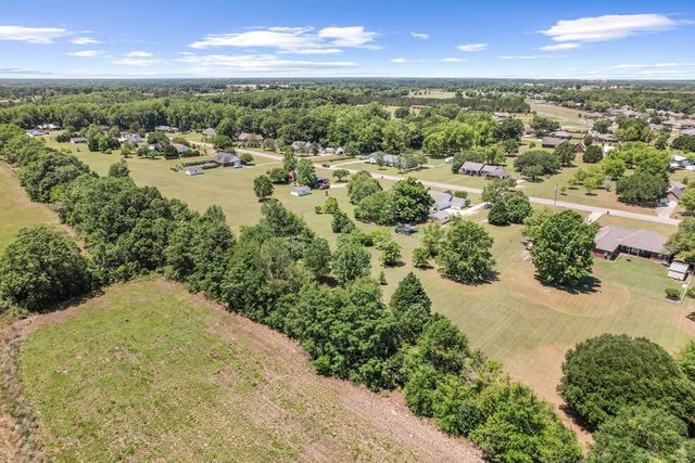 107 Willow Oaks Dr., Headland, AL 36345
