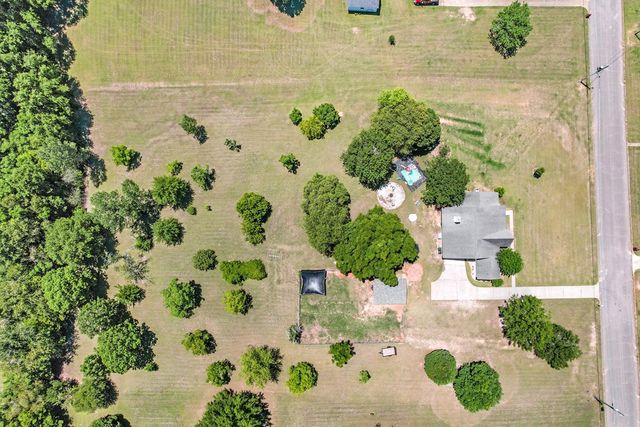 107 Willow Oaks Dr., Headland, AL 36345