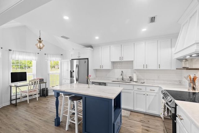 107 Willow Oaks Dr., Headland, AL 36345