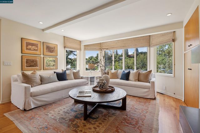 124 CAMINO SOBRANTE, Orinda, CA 94563