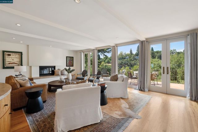 124 CAMINO SOBRANTE, Orinda, CA 94563