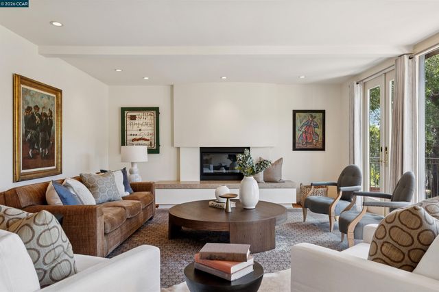 124 CAMINO SOBRANTE, Orinda, CA 94563