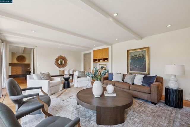 124 CAMINO SOBRANTE, Orinda, CA 94563