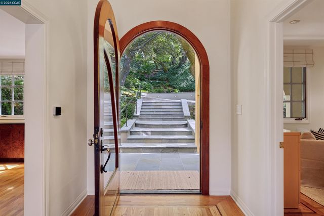 124 CAMINO SOBRANTE, Orinda, CA 94563