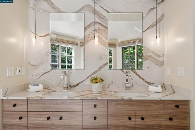 124 CAMINO SOBRANTE, Orinda, CA 94563
