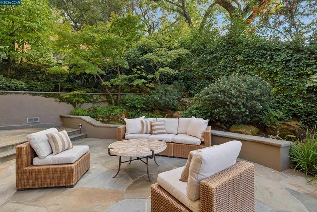 124 CAMINO SOBRANTE, Orinda, CA 94563
