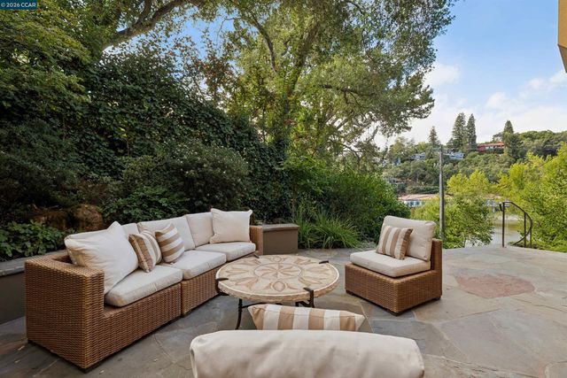 124 CAMINO SOBRANTE, Orinda, CA 94563