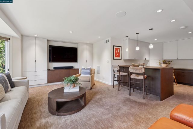 124 CAMINO SOBRANTE, Orinda, CA 94563