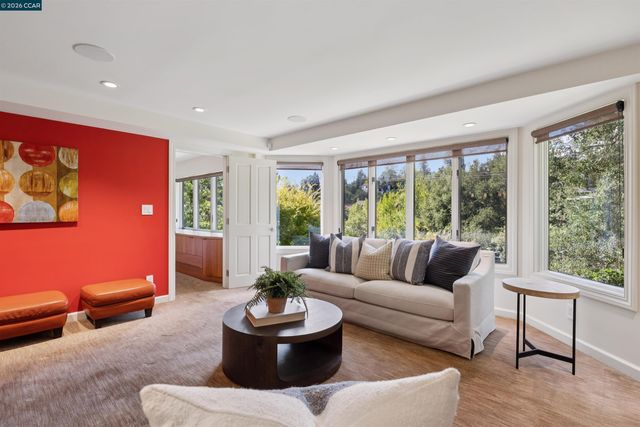 124 CAMINO SOBRANTE, Orinda, CA 94563