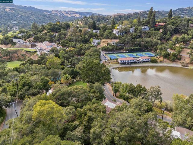 124 CAMINO SOBRANTE, Orinda, CA 94563