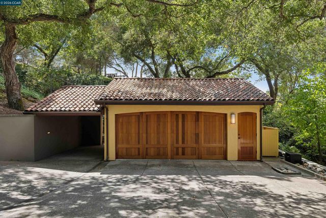 124 CAMINO SOBRANTE, Orinda, CA 94563