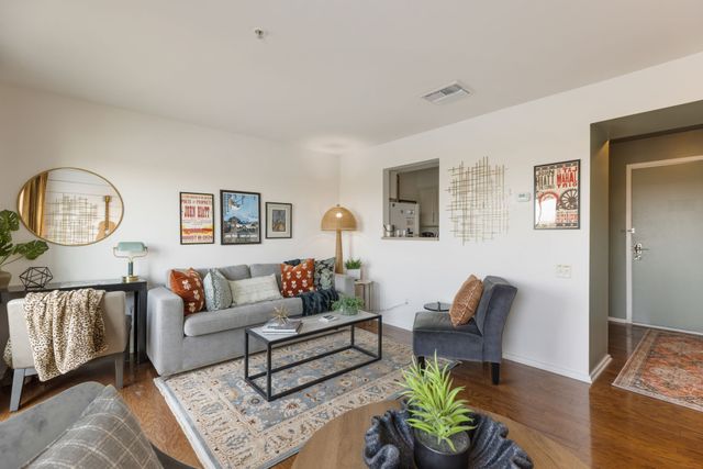 790 1st Ave, N, Nashville, TN 37201