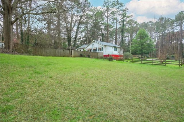 1105 Lakeshore Drive, Jonesboro, GA 30236