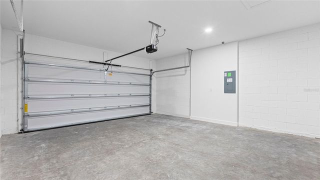 1293 TWIN FARMS COURT, Deland, FL 32724