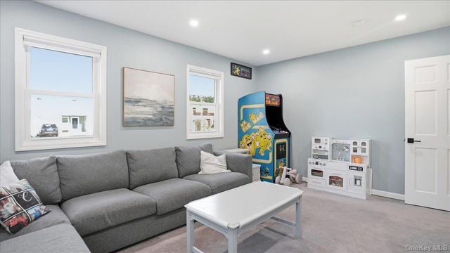 178 Geery Avenue, Holbrook, NY 11741