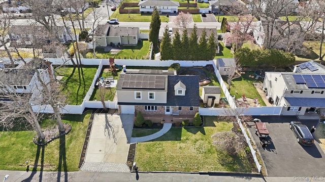 178 Geery Avenue, Holbrook, NY 11741