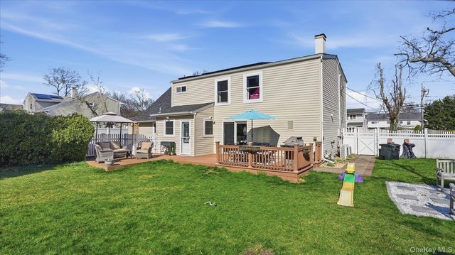 178 Geery Avenue, Holbrook, NY 11741