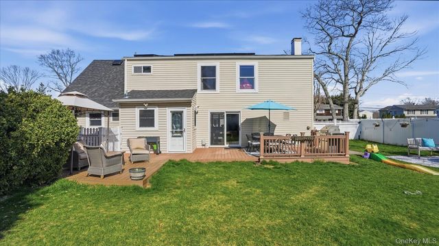 178 Geery Avenue, Holbrook, NY 11741