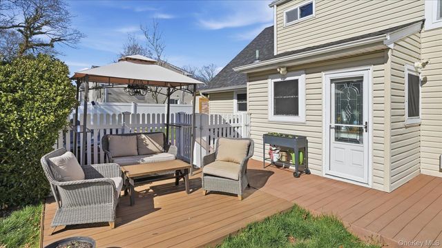 178 Geery Avenue, Holbrook, NY 11741