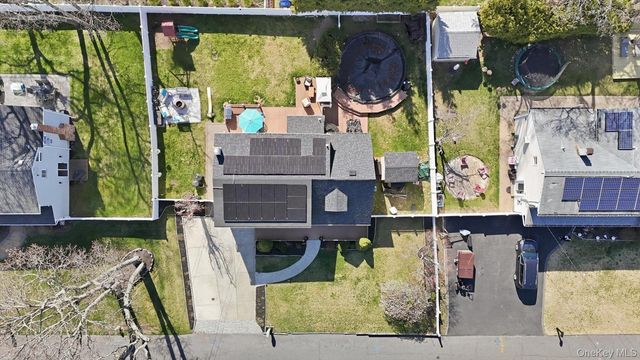 178 Geery Avenue, Holbrook, NY 11741