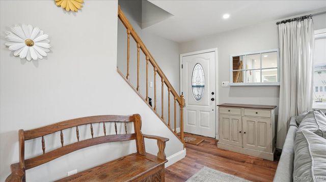 178 Geery Avenue, Holbrook, NY 11741