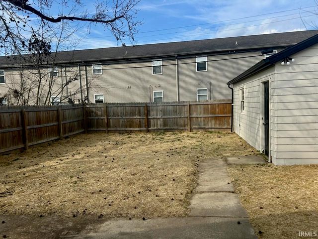 2904 Madison Avenue, Evansville, IN 47714