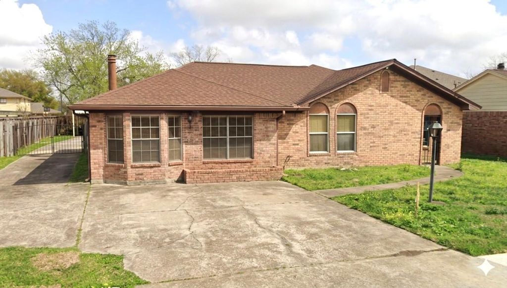 7316 Camino Real Street, Baytown, TX 77521