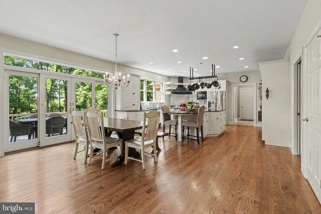 20 WHITE PINE DR, Hershey, PA 17033