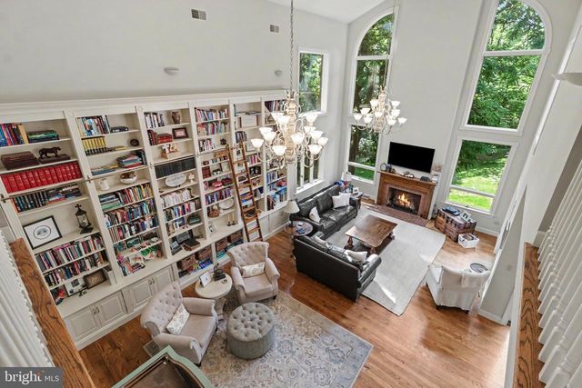 20 WHITE PINE DR, Hershey, PA 17033