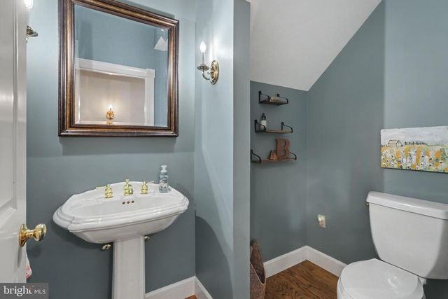 20 WHITE PINE DR, Hershey, PA 17033