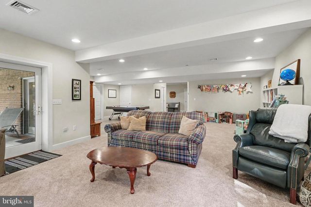 20 WHITE PINE DR, Hershey, PA 17033