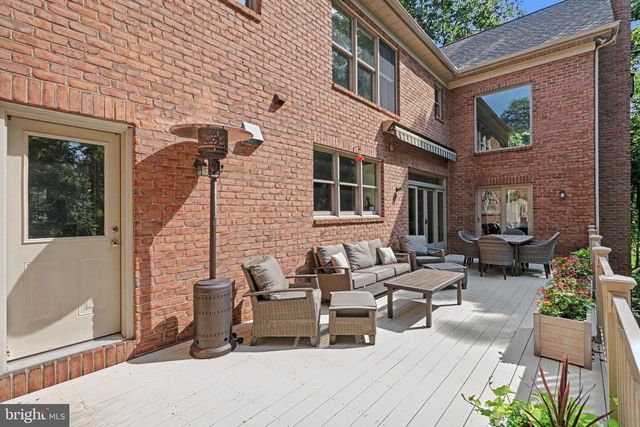 20 WHITE PINE DR, Hershey, PA 17033