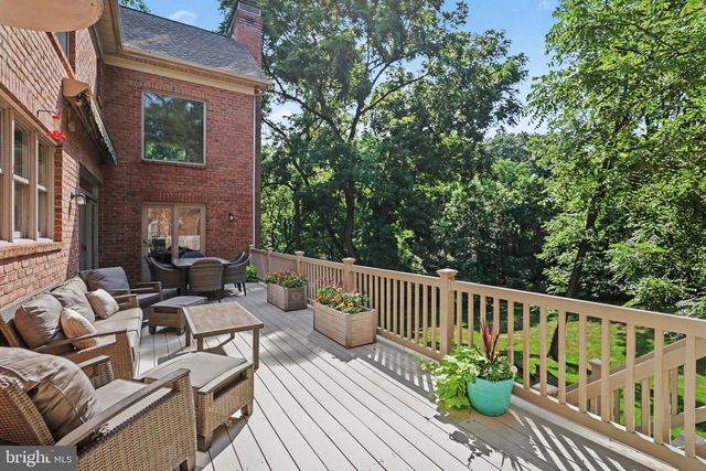 20 WHITE PINE DR, Hershey, PA 17033