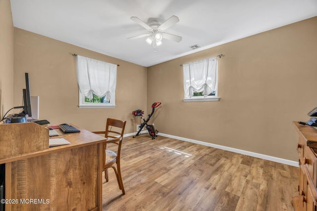 62 Warren Place, Middletown, NJ 07748