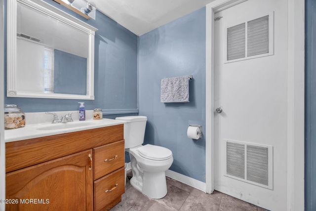 62 Warren Place, Middletown, NJ 07748