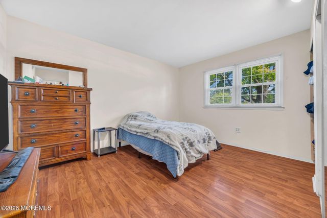 62 Warren Place, Middletown, NJ 07748