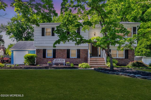 62 Warren Place, Middletown, NJ 07748