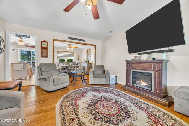 62 Warren Place, Middletown, NJ 07748
