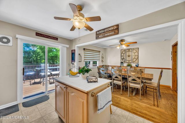 62 Warren Place, Middletown, NJ 07748