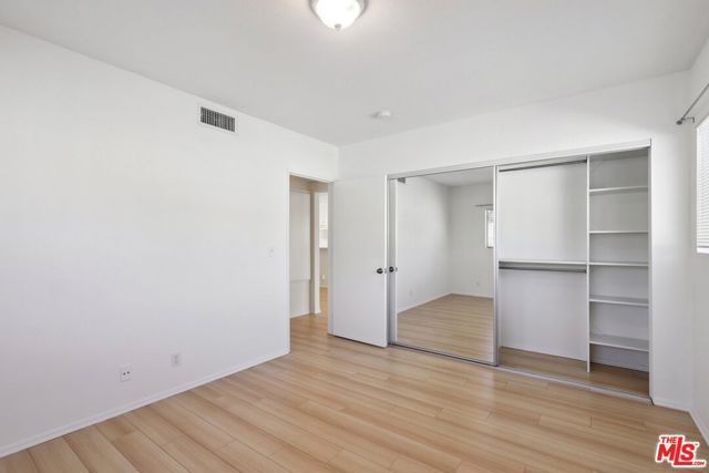 5429 Troost 4, Valley Village, CA 91601