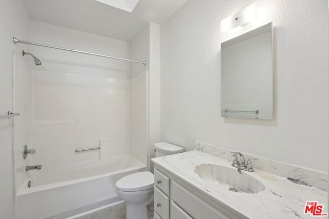 5429 Troost 4, Valley Village, CA 91601