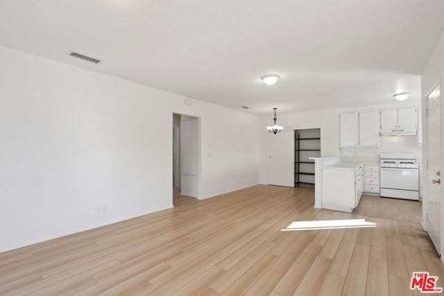 5429 Troost 4, Valley Village, CA 91601