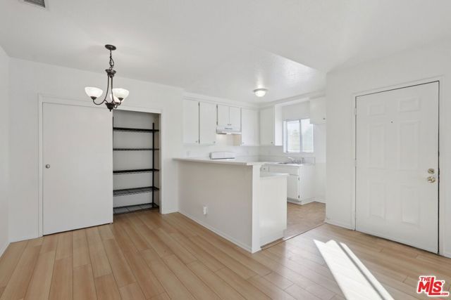 5429 Troost 4, Valley Village, CA 91601