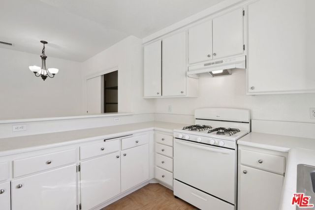 5429 Troost 4, Valley Village, CA 91601