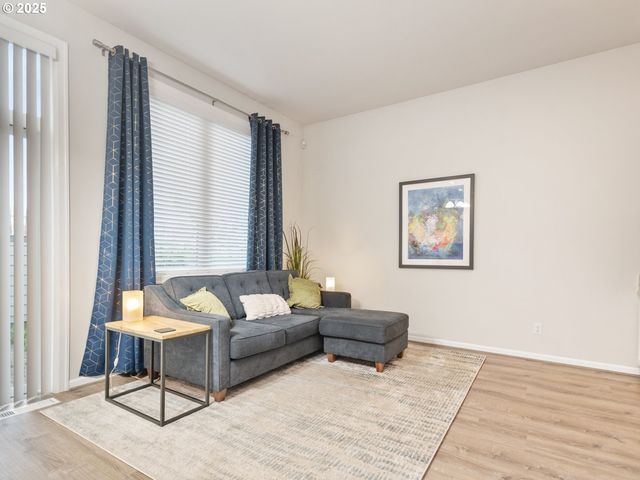 4932 MULHOLLAND Dr, Lake Oswego, OR 97035