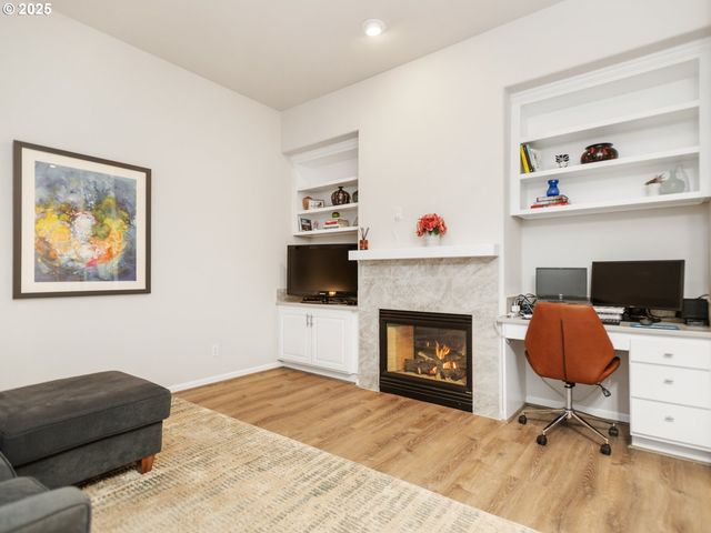 4932 MULHOLLAND Dr, Lake Oswego, OR 97035